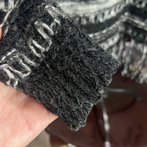 REITMANS Fuzzy Black Knit Sweater Oversize Small Cable Knit Pullover Tied Hem - Picture 4 of 9